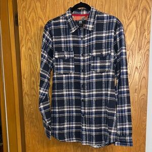 Beautiful Giant Classic Navy Plaid Button-Down Shirt size Medium